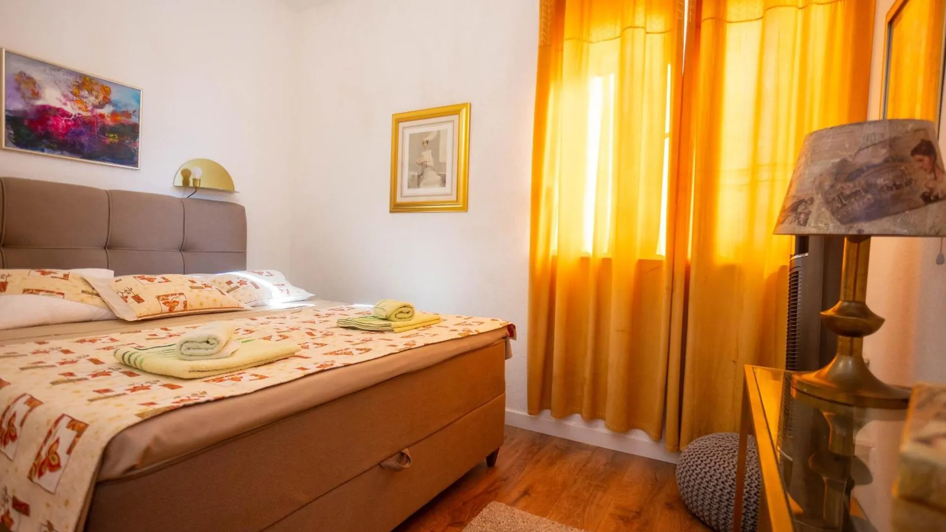 Apartments Sunshine With Pool Trogir