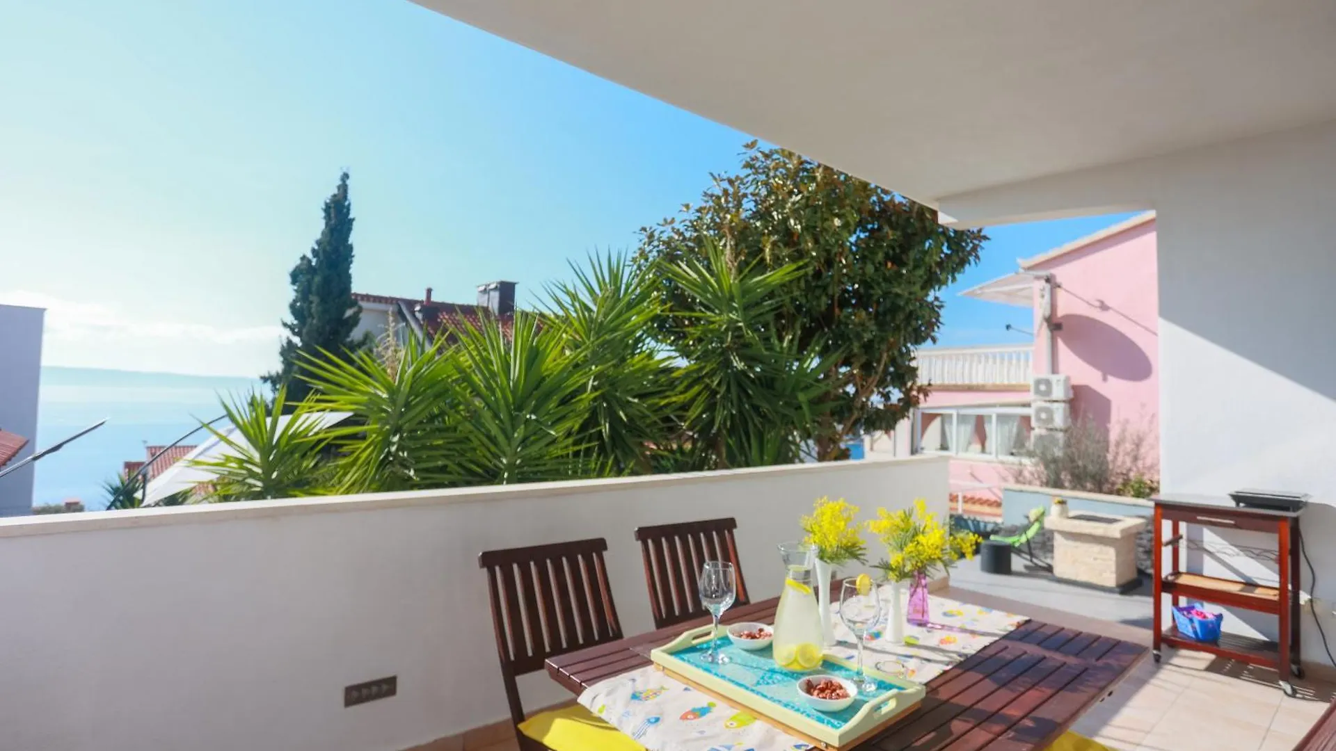 Apartments Sunshine With Pool Trogir