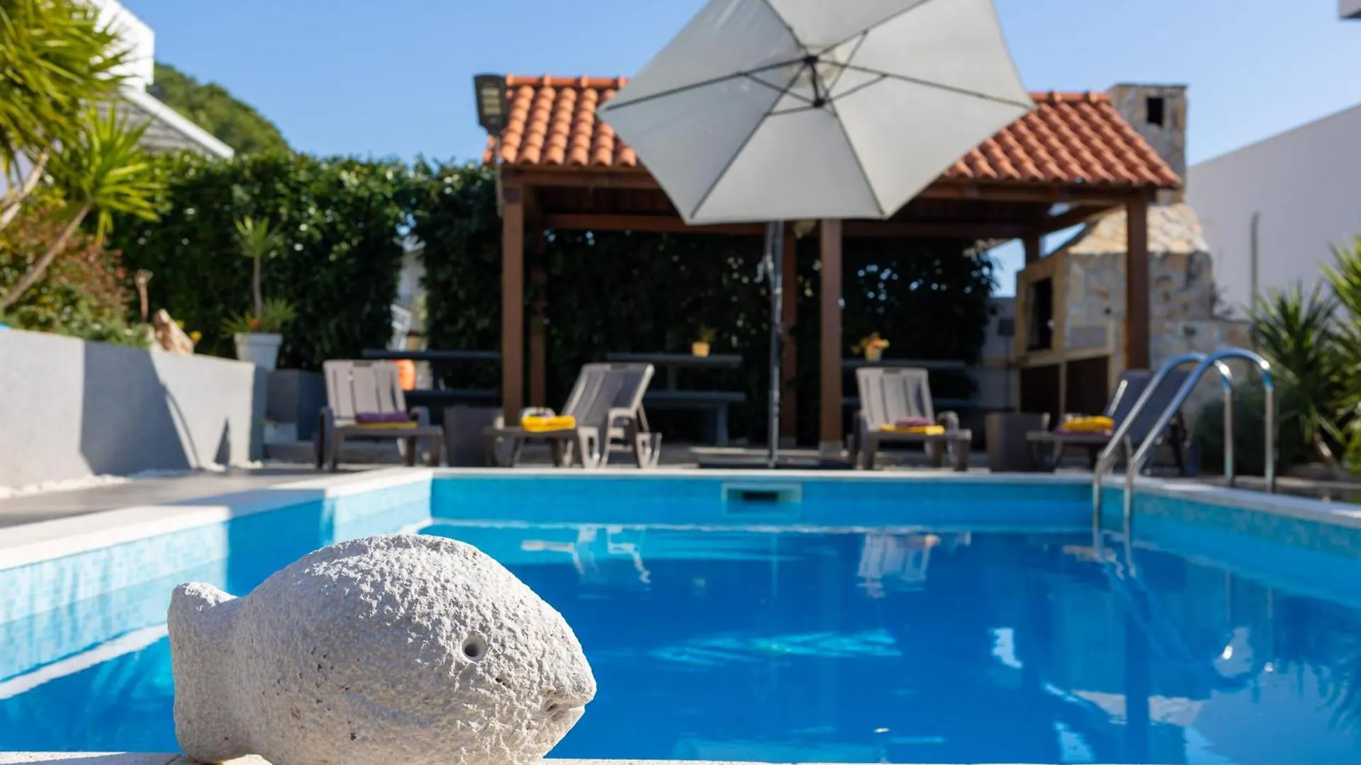 Apartments Sunshine With Pool Trogir